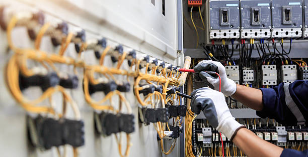 Professional Electrician technician working in Kean University, NJ